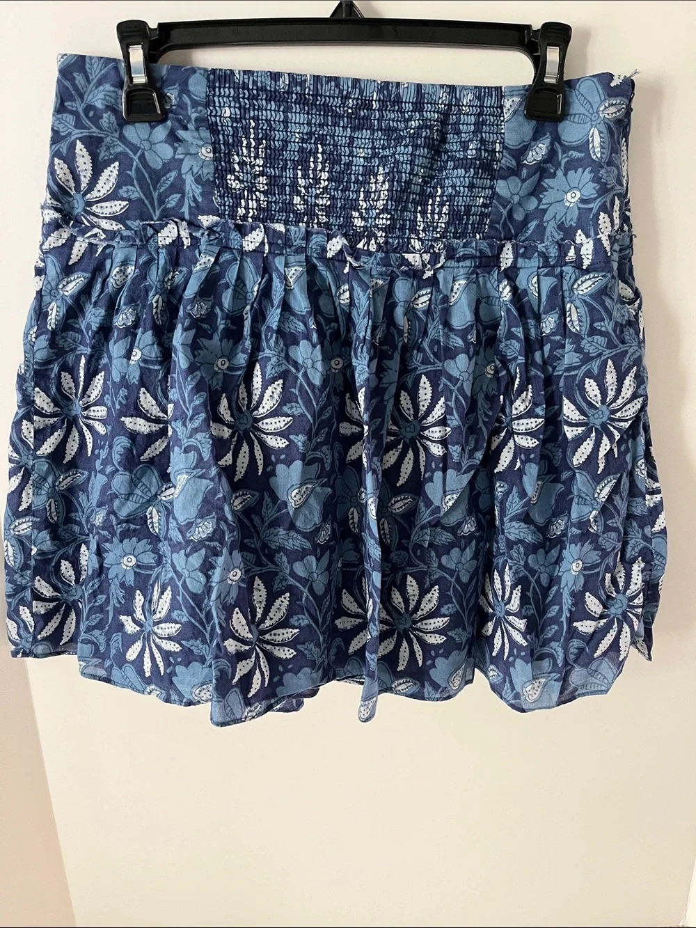 Banana Republic Tiered Navy & Creamy White Floral Mini Skirt smocked panel lined